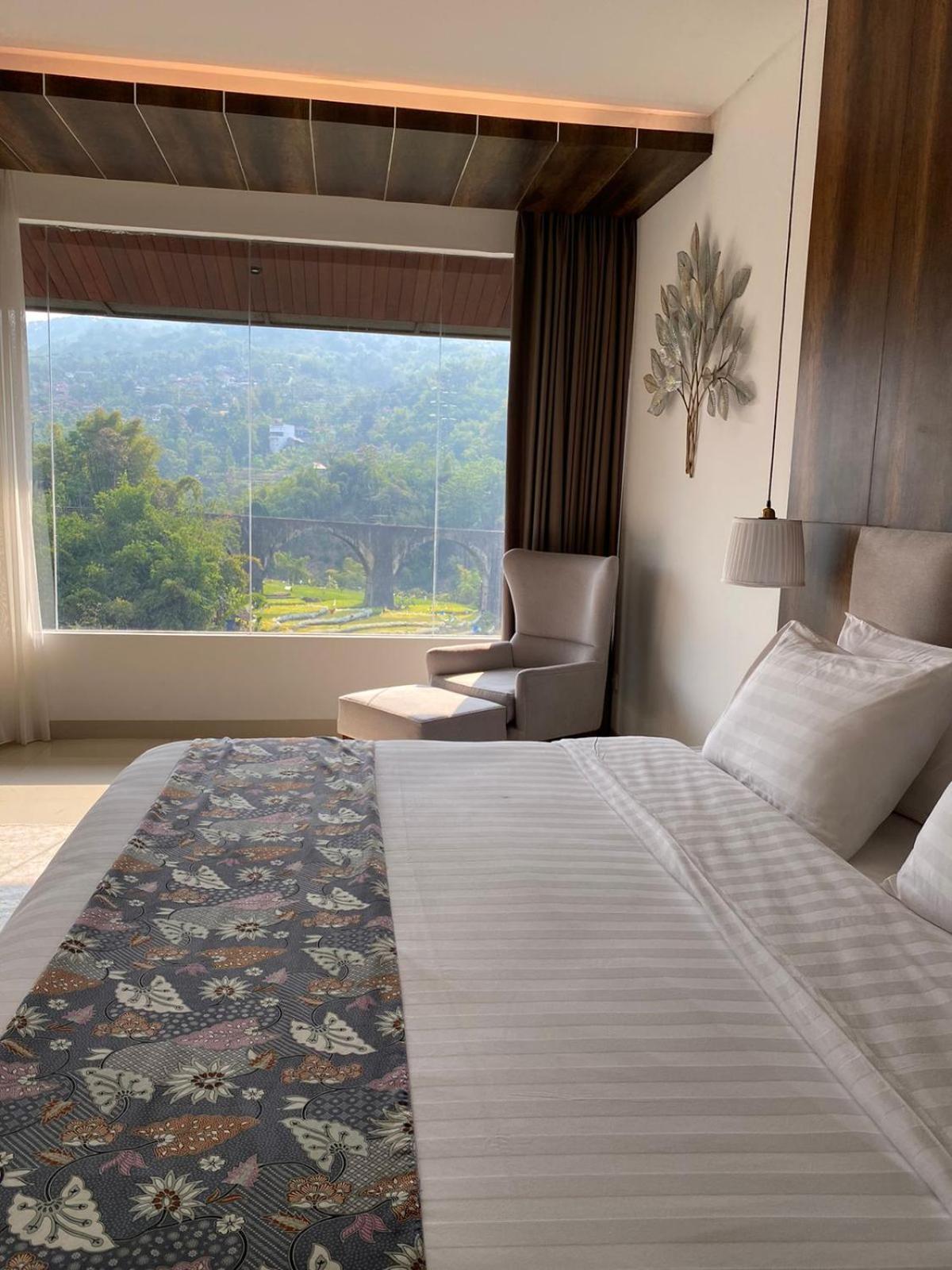 Forest Hills Hotel Soreang Ngoại thất bức ảnh
